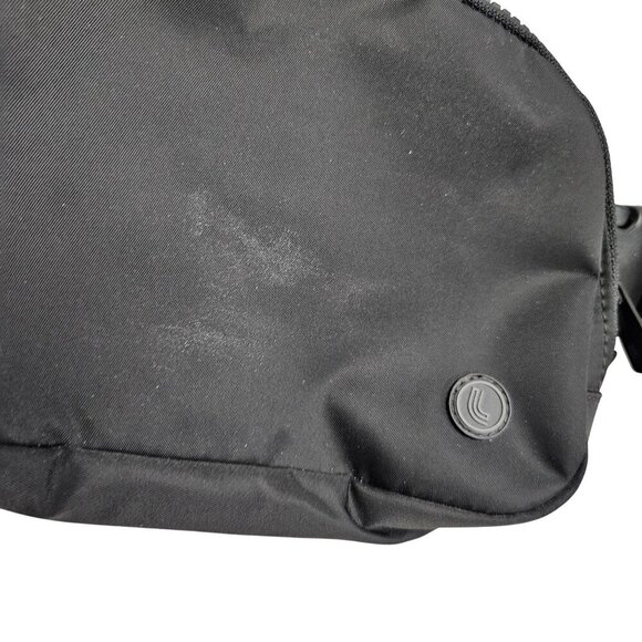 Lole Black Belt Bag With Adjustable Strap Mesh Interior Pockets Basic Minimalist - Picture 3 of 8